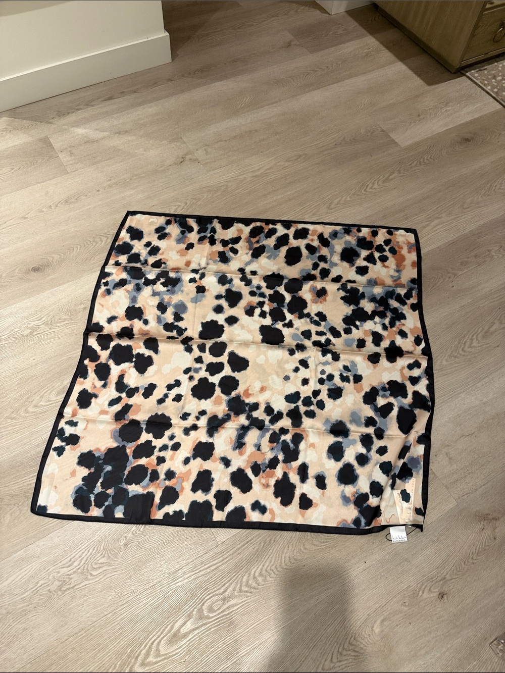 NWT Nicole Miller Scarf